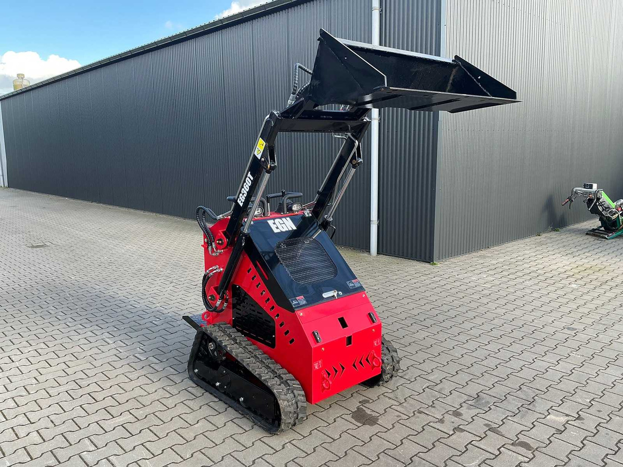 EGN EG360T MINI LOADER / SKID STEER LOADER ON TRACKS - Minicargadora de cadenas: foto 3 EGN EG360T MINI LOADER / SKID STEER LOADER ON TRACKS - Minicargadora de cadenas: foto 3