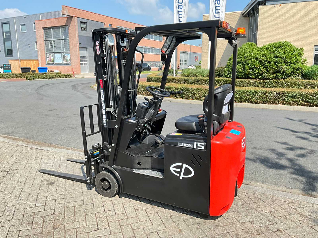 EP EFS 151 - 4.35 METER TRIPLEX, LI-ION, FREE-LIFT, SIDE-SHIFT - FORKLIFT - Carretilla elevadora: foto 3 EP EFS 151 - 4.35 METER TRIPLEX, LI-ION, FREE-LIFT, SIDE-SHIFT - FORKLIFT - Carretilla elevadora: foto 3