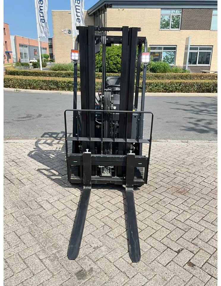 EP EFS 151 - 4.35 METER TRIPLEX, LI-ION, FREE-LIFT, SIDE-SHIFT - FORKLIFT - Carretilla elevadora: foto 4 EP EFS 151 - 4.35 METER TRIPLEX, LI-ION, FREE-LIFT, SIDE-SHIFT - FORKLIFT - Carretilla elevadora: foto 4