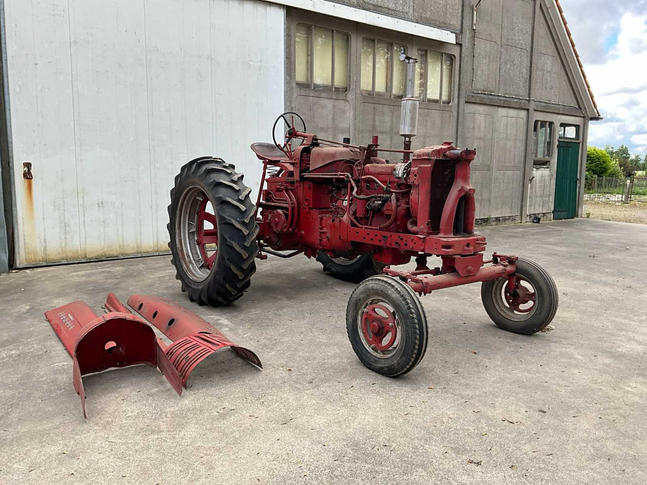 Farmall 400 “Benzine” - Tractor: foto 2 Farmall 400 “Benzine” - Tractor: foto 2