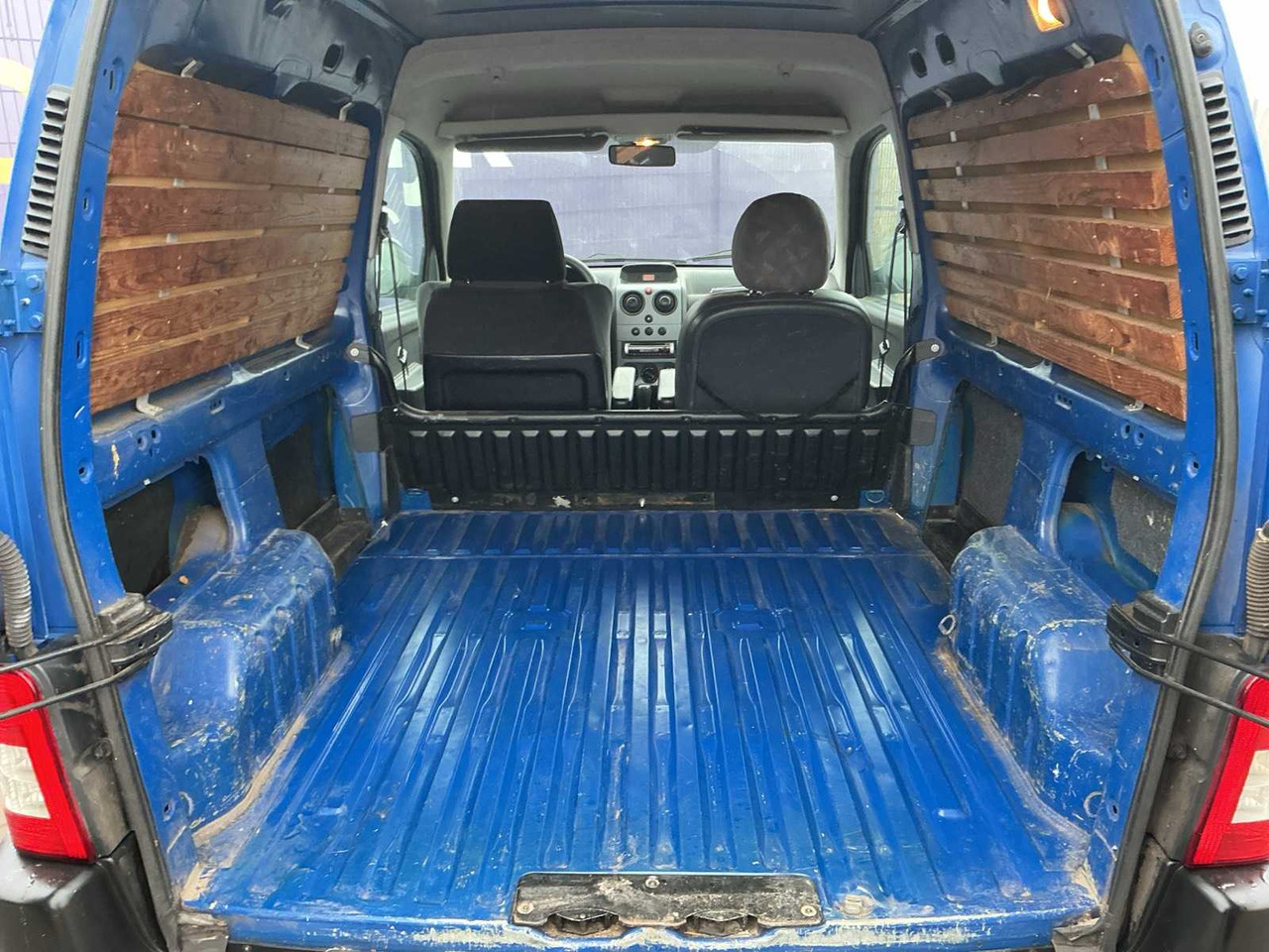 2006 - CITROEN - BERLINGO - 1.6 HDI 600 - COMMERCIAL VEHICLE - Furgoneta: foto 5 2006 - CITROEN - BERLINGO - 1.6 HDI 600 - COMMERCIAL VEHICLE - Furgoneta: foto 5