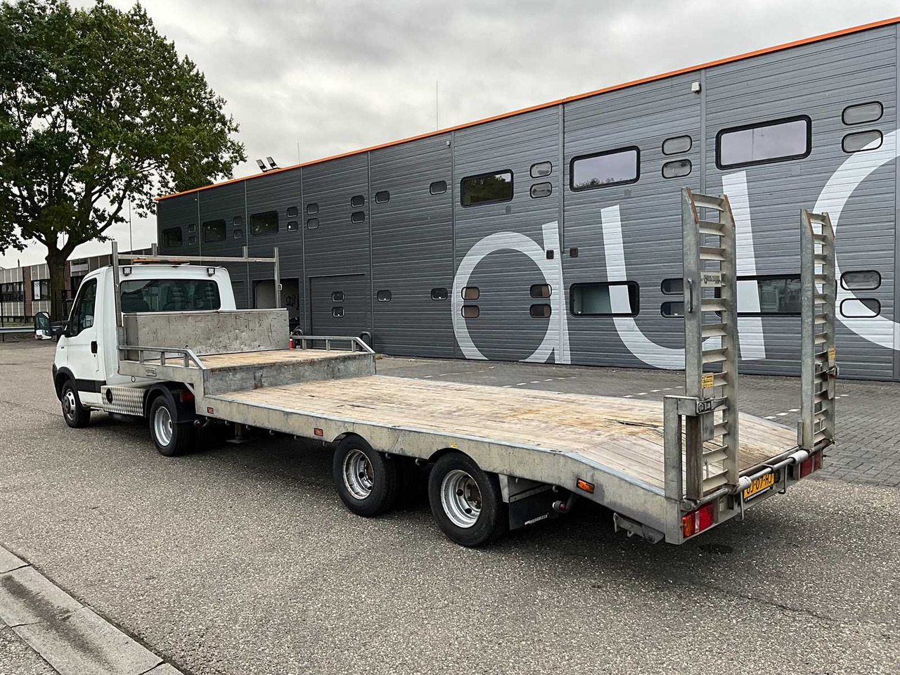 2006 IVECO DAILY 35C18 WITH VELDHUIZEN SEMI-TRAILER BE COMBINATION - Furgoneta: foto 3 2006 IVECO DAILY 35C18 WITH VELDHUIZEN SEMI-TRAILER BE COMBINATION - Furgoneta: foto 3