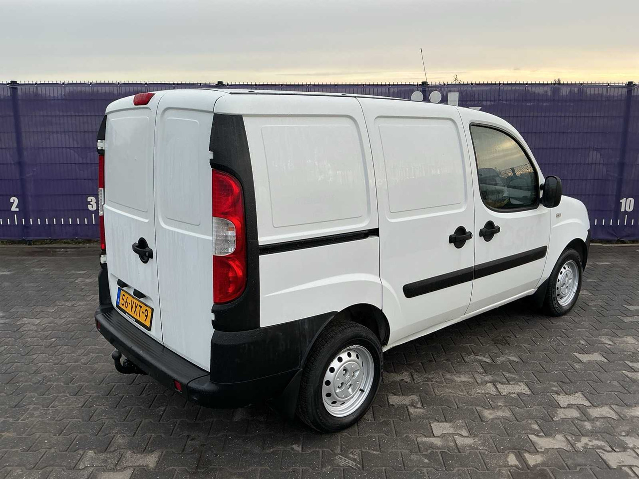 2008 - FIAT - DOBLÒ - 1.6 CNG/PETROL COMFORT - COMMERCIAL VEHICLE - Furgoneta: foto 4 2008 - FIAT - DOBLÒ - 1.6 CNG/PETROL COMFORT - COMMERCIAL VEHICLE - Furgoneta: foto 4
