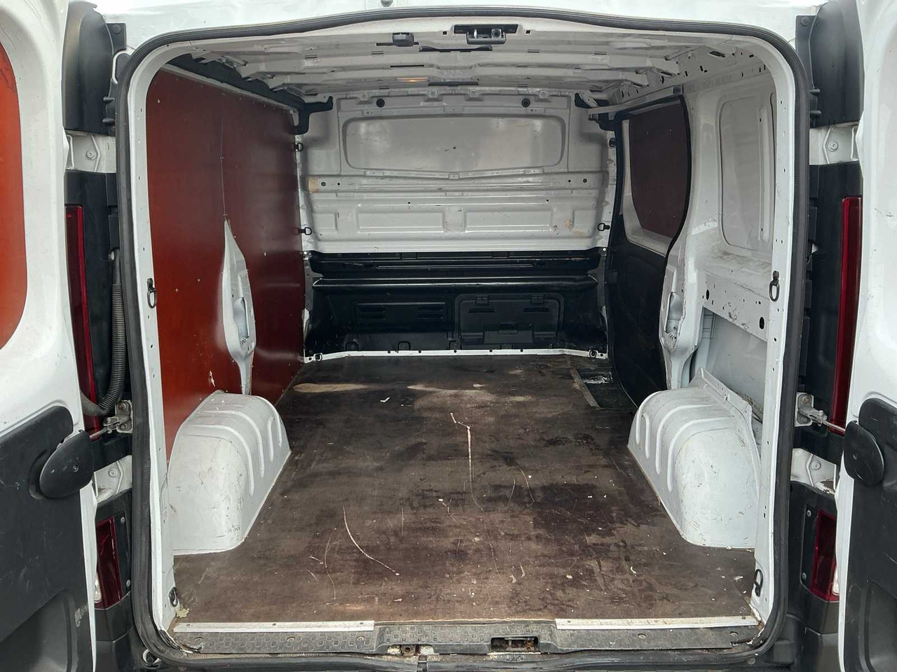 2016 - OPEL - VIVARO - 1.6 CDTI L1H1 SPORT - COMMERCIAL VEHICLE - Furgoneta: foto 5 2016 - OPEL - VIVARO - 1.6 CDTI L1H1 SPORT - COMMERCIAL VEHICLE - Furgoneta: foto 5