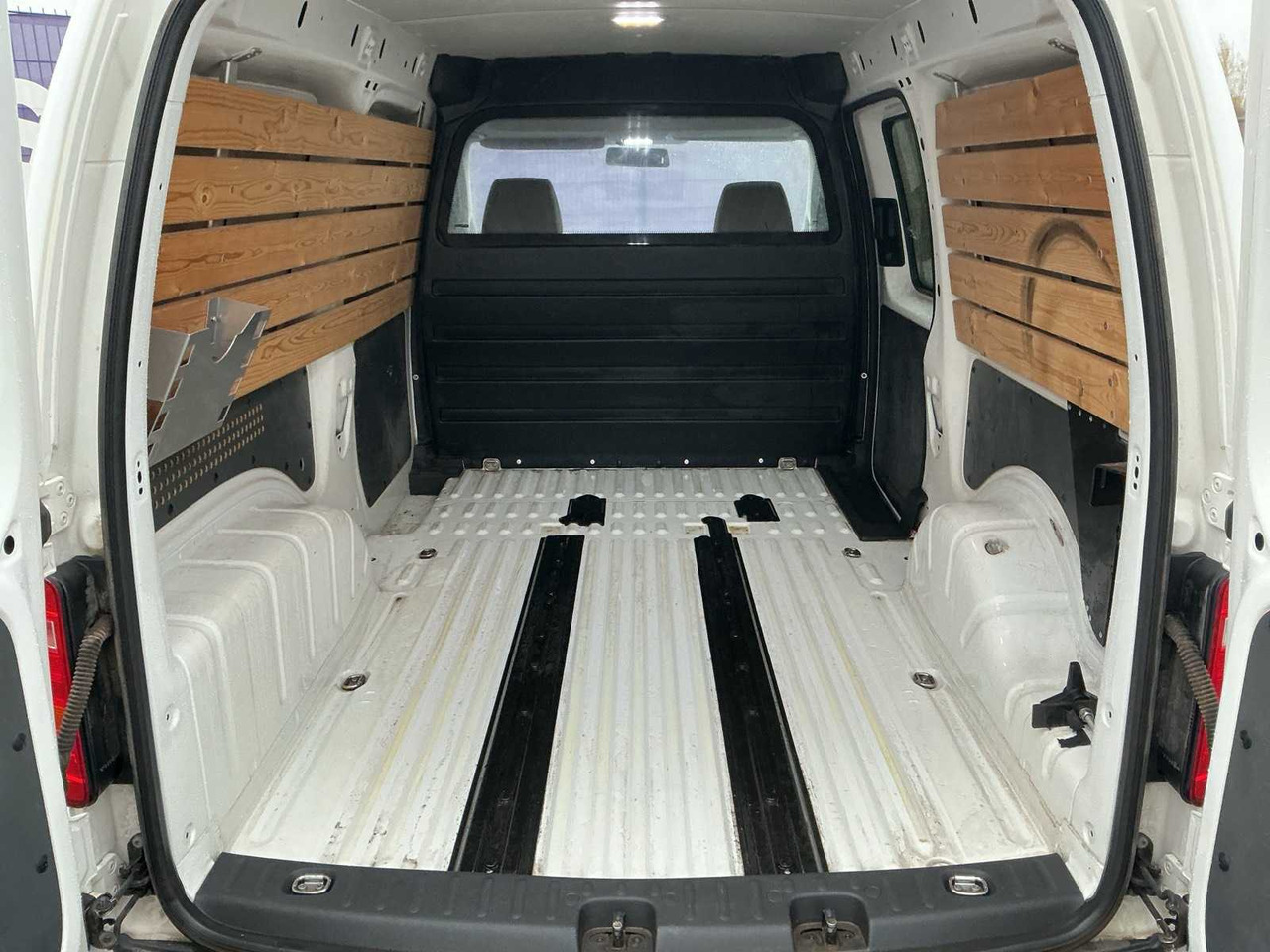 2019 - VOLKSWAGEN - CADDY - 1.4 TGI L2H1 ECOFUEL - COMMERCIAL VEHICLE - Furgoneta: foto 5 2019 - VOLKSWAGEN - CADDY - 1.4 TGI L2H1 ECOFUEL - COMMERCIAL VEHICLE - Furgoneta: foto 5