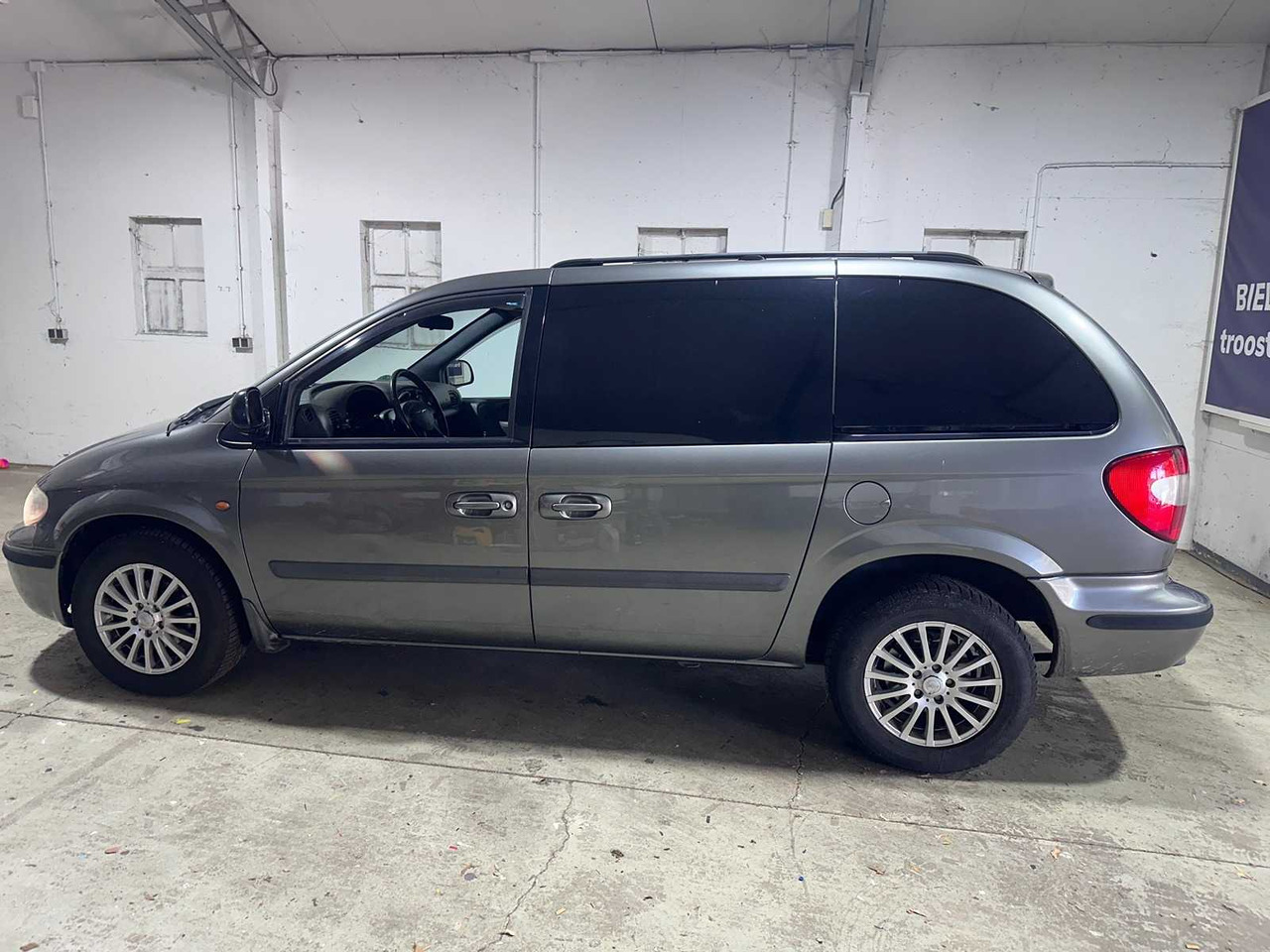 CHRYSLER - VOYAGER - 2.8 CRD SE AUTOMATIC- 67-VRF-9 - Furgoneta: foto 2 CHRYSLER - VOYAGER - 2.8 CRD SE AUTOMATIC- 67-VRF-9 - Furgoneta: foto 2