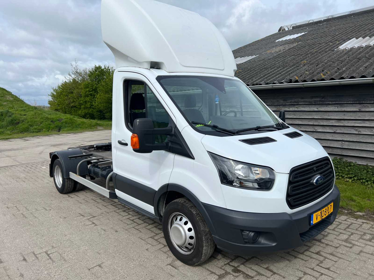 FORD - TRANSIT - 350 2.0 TDCI L2H1 - AMBIENTE - BE TRACTOR/ SEMI-TRAILER TRACTOR - COMMERCIAL VEHICLE - 2018 - Furgoneta: foto 5 FORD - TRANSIT - 350 2.0 TDCI L2H1 - AMBIENTE - BE TRACTOR/ SEMI-TRAILER TRACTOR - COMMERCIAL VEHICLE - 2018 - Furgoneta: foto 5
