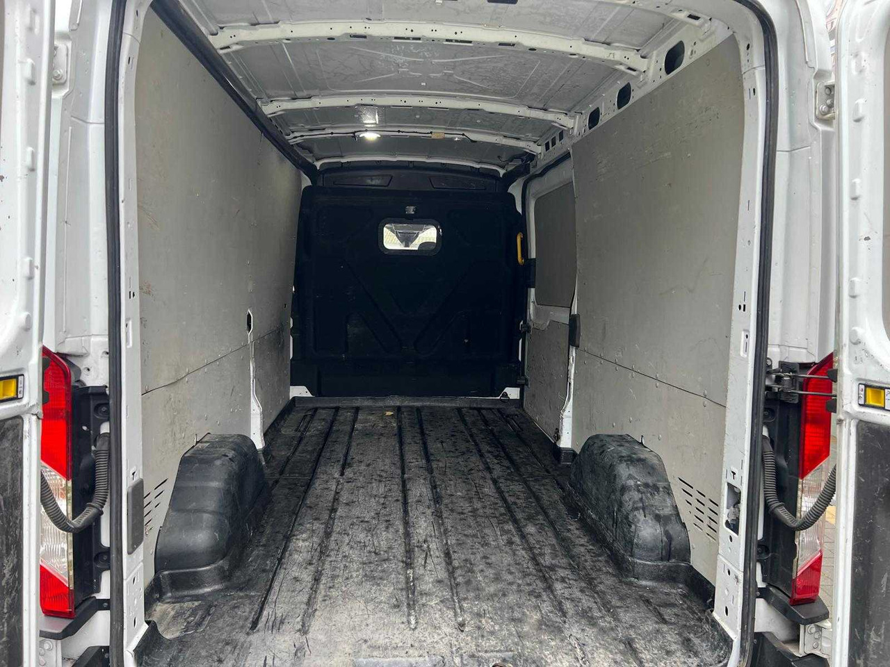 Furgoneta FORD - TRANSIT - FCD - VAN: foto 7 Furgoneta FORD - TRANSIT - FCD - VAN: foto 7