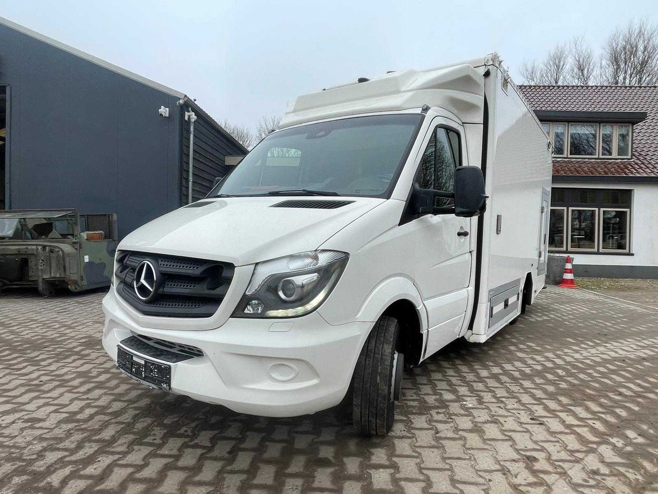 MERCEDES - SPRINTER 519 AMBULACE CAMPER - COMMERCIAL VEHICLE - Furgoneta: foto 2 MERCEDES - SPRINTER 519 AMBULACE CAMPER - COMMERCIAL VEHICLE - Furgoneta: foto 2