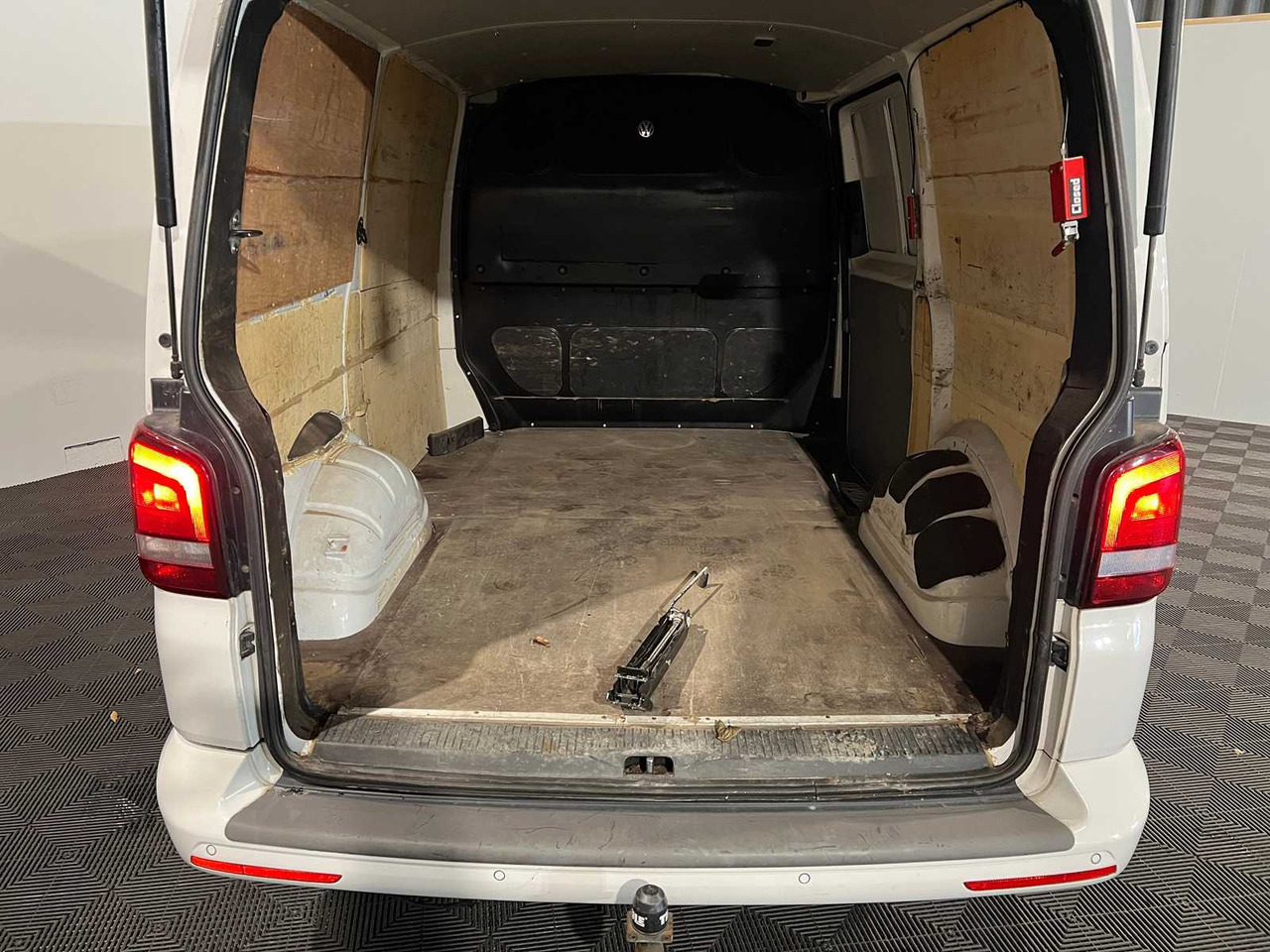 VOLKSWAGEN TRANSPORTER 2.0 TDI L1H1, VL-143-X - Furgoneta: foto 4 VOLKSWAGEN TRANSPORTER 2.0 TDI L1H1, VL-143-X - Furgoneta: foto 4