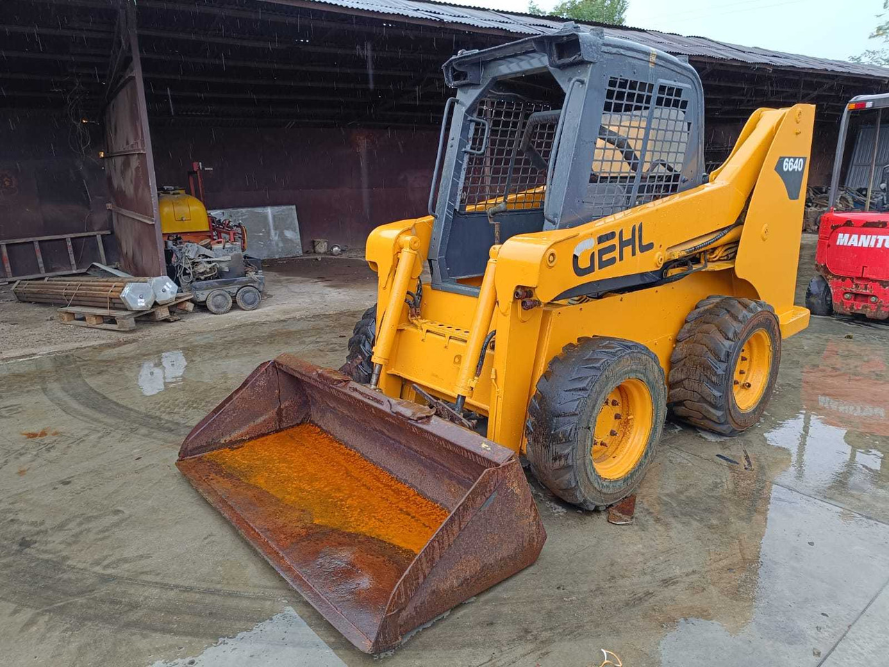 GEHL - 6640 - SKID STEER LOADER - Minicargadora de cadenas: foto 1 GEHL - 6640 - SKID STEER LOADER - Minicargadora de cadenas: foto 1