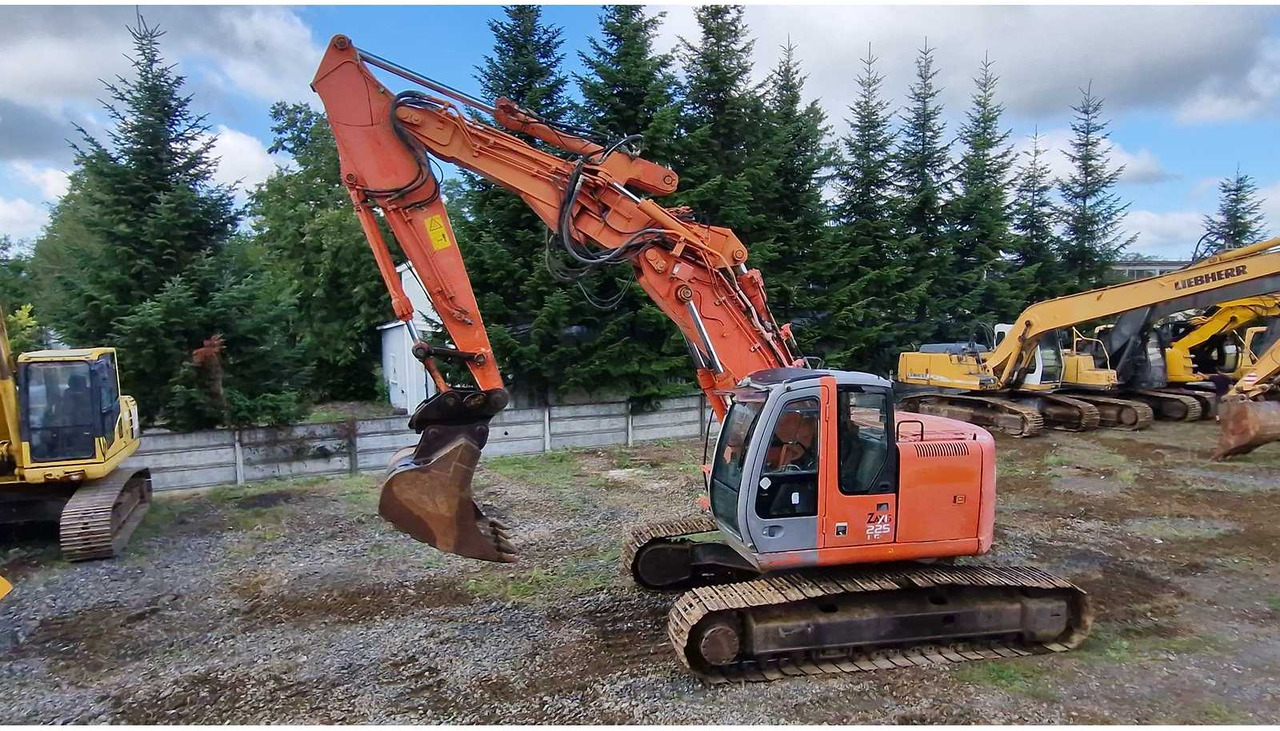 HITACHI ZX225USLC - Excavadora de cadenas: foto 5 HITACHI ZX225USLC - Excavadora de cadenas: foto 5