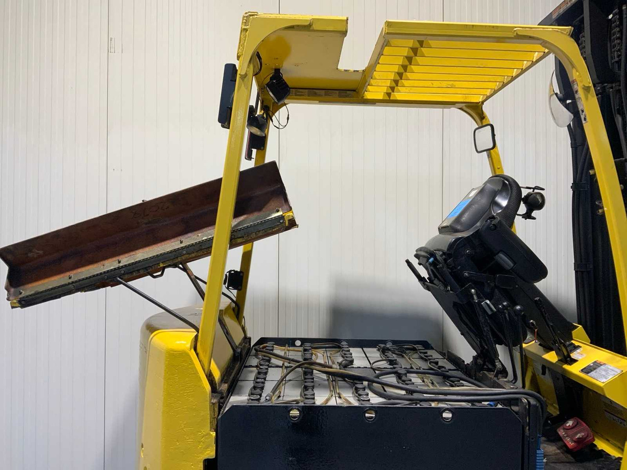 Carretilla elevadora HYSTER E4.00XL FORKLIFT FORK POSITIONER, SIDE SHIFT, BLUESPOT, ACCUMULATOR: foto 14 Carretilla elevadora HYSTER E4.00XL FORKLIFT FORK POSITIONER, SIDE SHIFT, BLUESPOT, ACCUMULATOR: foto 14