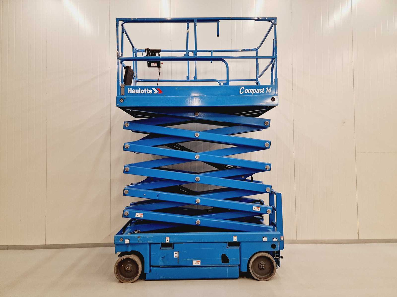 Haulotte Compact 14 - Plataforma elevadora: foto 4 Haulotte Compact 14 - Plataforma elevadora: foto 4