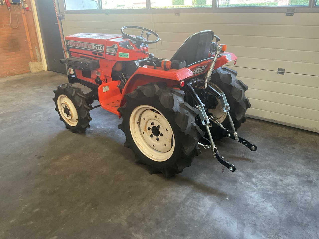 Hinomoto C 174 - Mini tractor: foto 2 Hinomoto C 174 - Mini tractor: foto 2