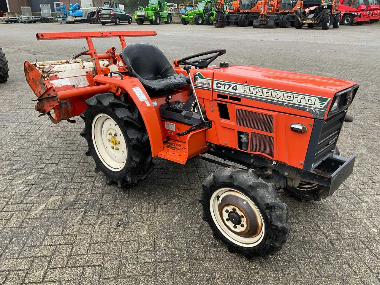 Hinomoto C174 - Mini tractor: foto 4 Hinomoto C174 - Mini tractor: foto 4