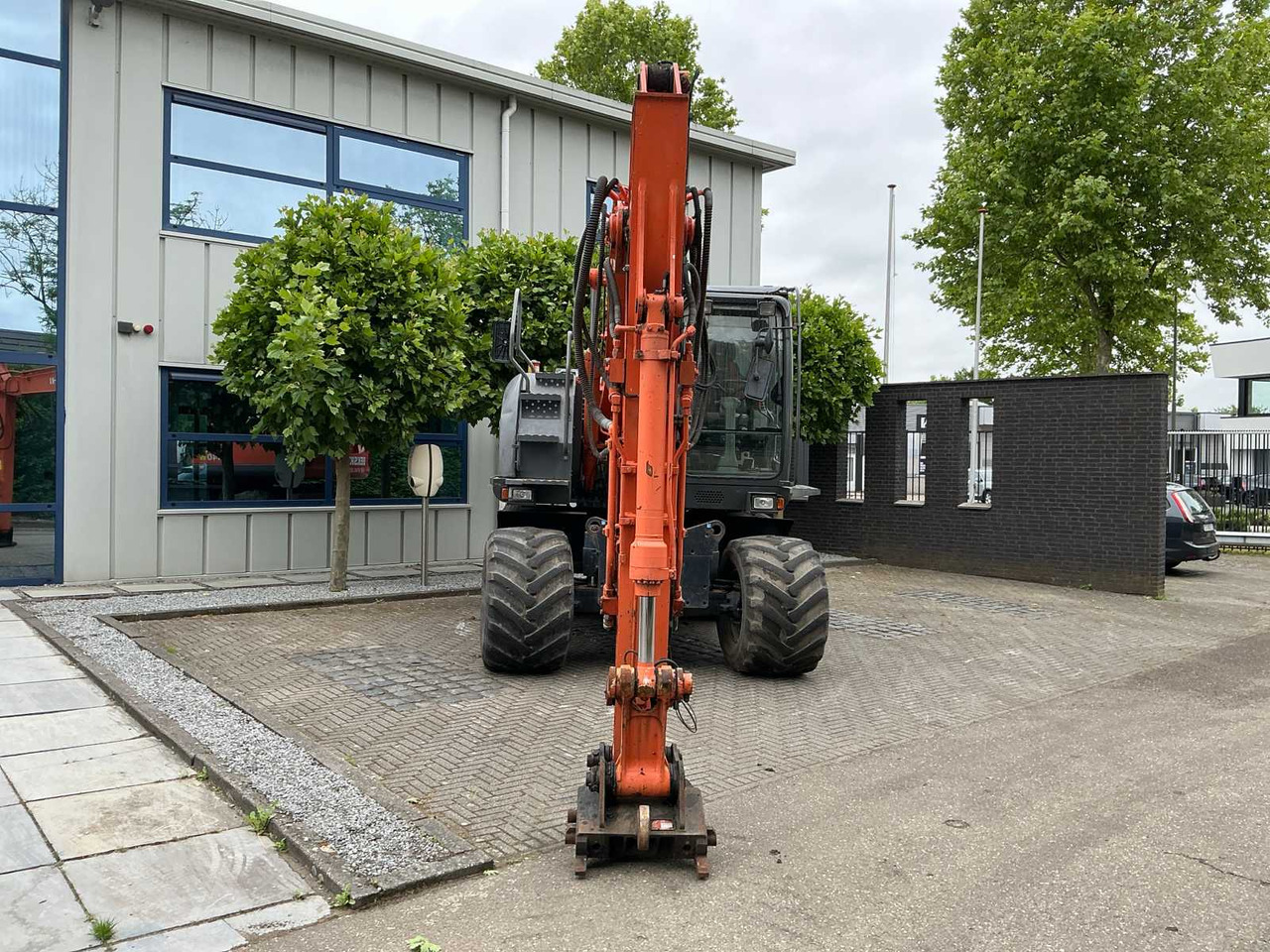Hitachi ZX140W-3 - Excavadora de ruedas: foto 2 Hitachi ZX140W-3 - Excavadora de ruedas: foto 2