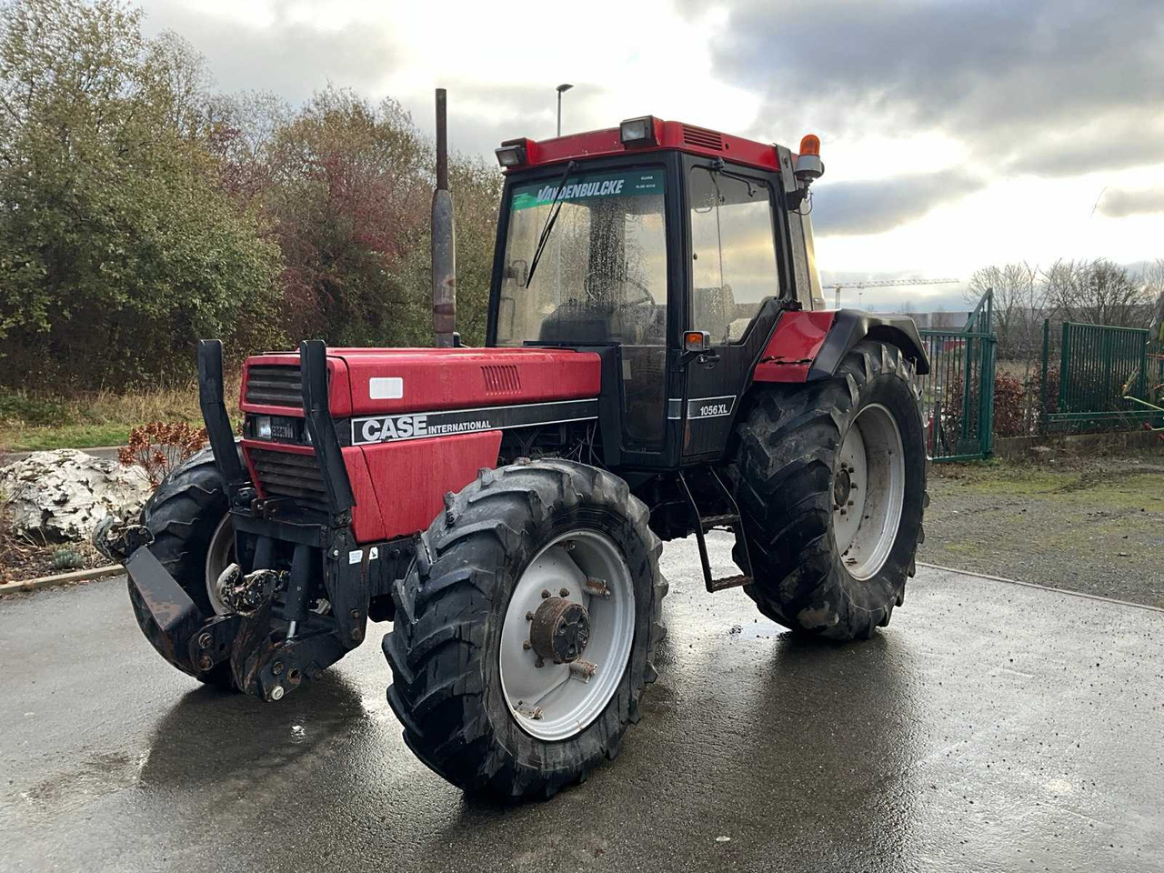 INTERNATIONAL-CASE 1056XL ALL-WHEEL DRIVE AGRICULTURAL TRACTOR - Tractor: foto 1 INTERNATIONAL-CASE 1056XL ALL-WHEEL DRIVE AGRICULTURAL TRACTOR - Tractor: foto 1