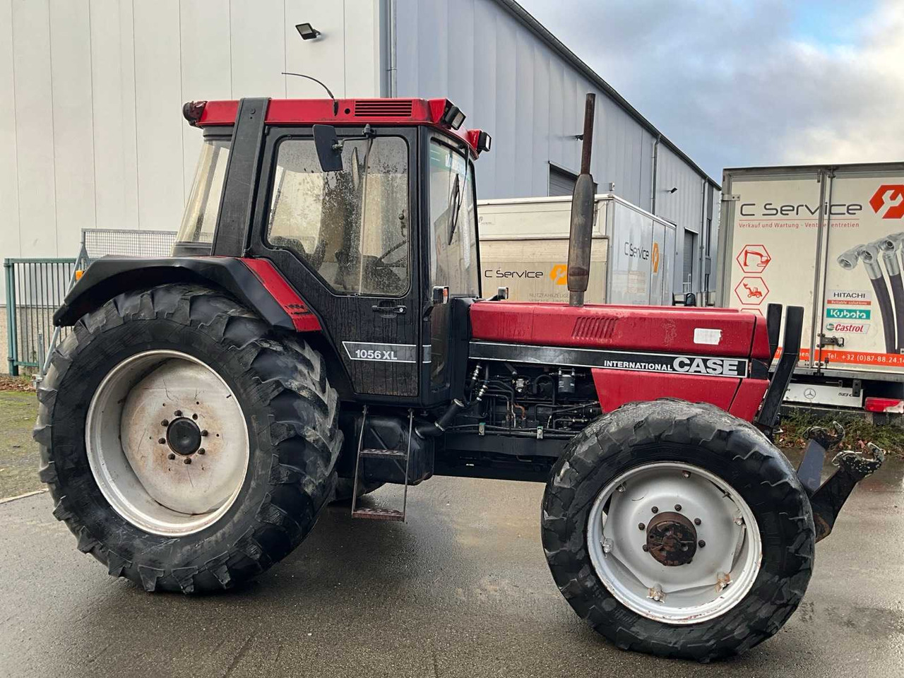 INTERNATIONAL-CASE 1056XL ALL-WHEEL DRIVE AGRICULTURAL TRACTOR - Tractor: foto 4 INTERNATIONAL-CASE 1056XL ALL-WHEEL DRIVE AGRICULTURAL TRACTOR - Tractor: foto 4