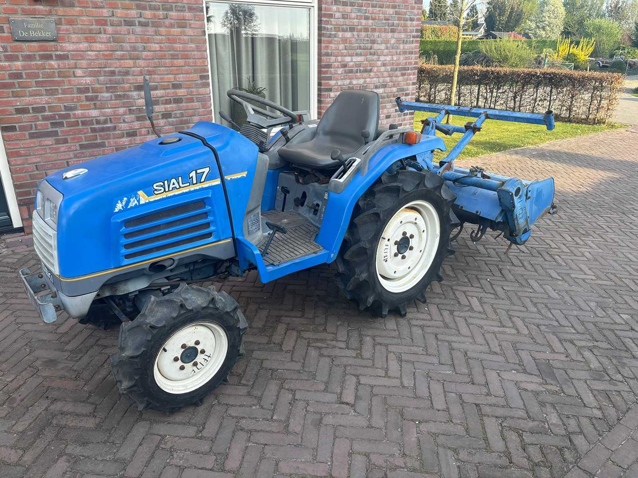 Iseki Trekker - Mini tractor: foto 1 Iseki Trekker - Mini tractor: foto 1