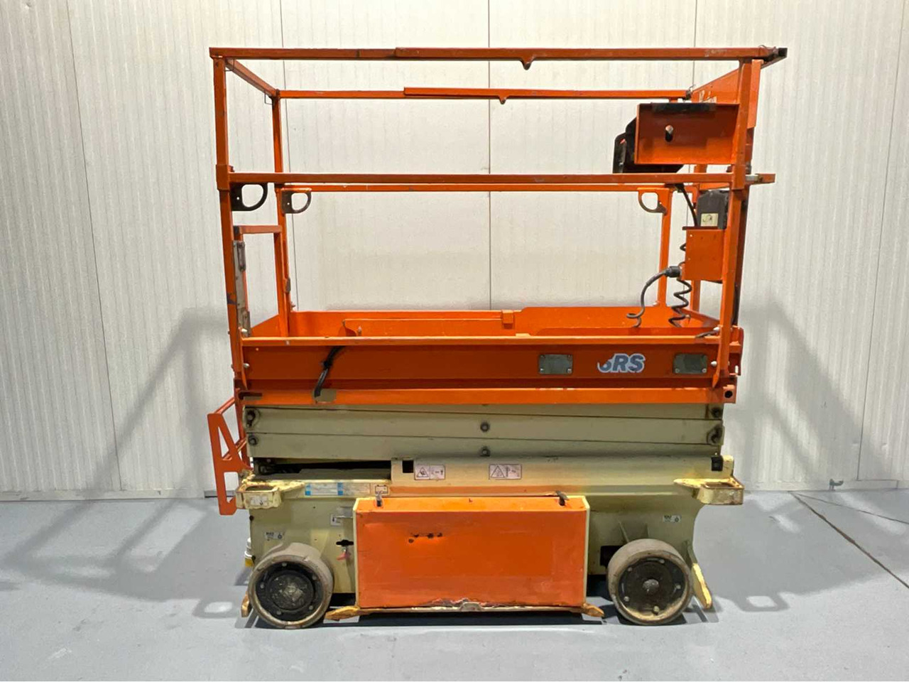JLG -6RS - AERIAL PLATFORM, WORKING HEIGHT 7.8M, EXTENDABLE TO 2.55M, 199 HOURS. YEAR 2015 - Plataforma elevadora: foto 2 JLG -6RS - AERIAL PLATFORM, WORKING HEIGHT 7.8M, EXTENDABLE TO 2.55M, 199 HOURS. YEAR 2015 - Plataforma elevadora: foto 2
