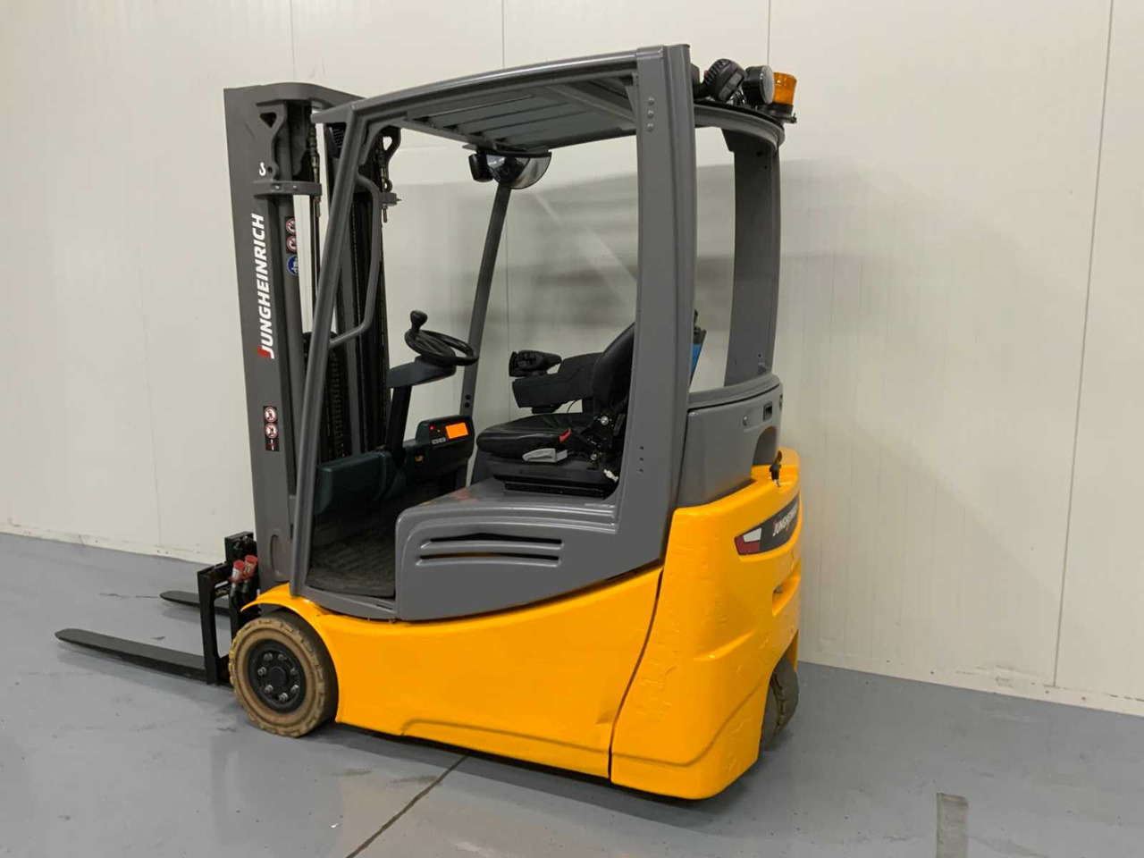 JUNGHEINRICH EFG216K - 4.6M PLYWOOD, FREE-LIFT, SIDE-SHIFT - FORKLIFT - Carretilla elevadora: foto 3 JUNGHEINRICH EFG216K - 4.6M PLYWOOD, FREE-LIFT, SIDE-SHIFT - FORKLIFT - Carretilla elevadora: foto 3