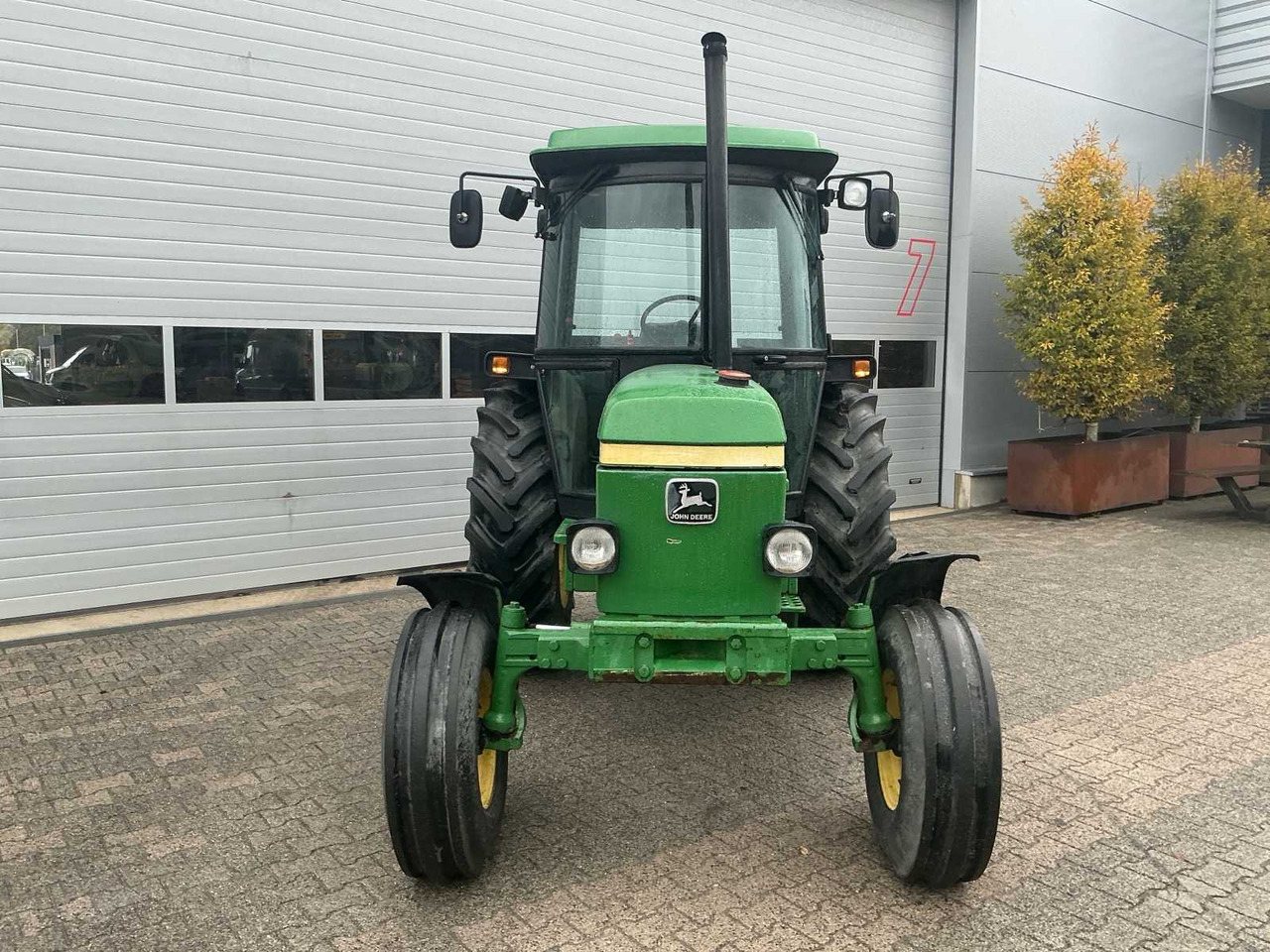 John Deere 2250 - Tractor: foto 2 John Deere 2250 - Tractor: foto 2
