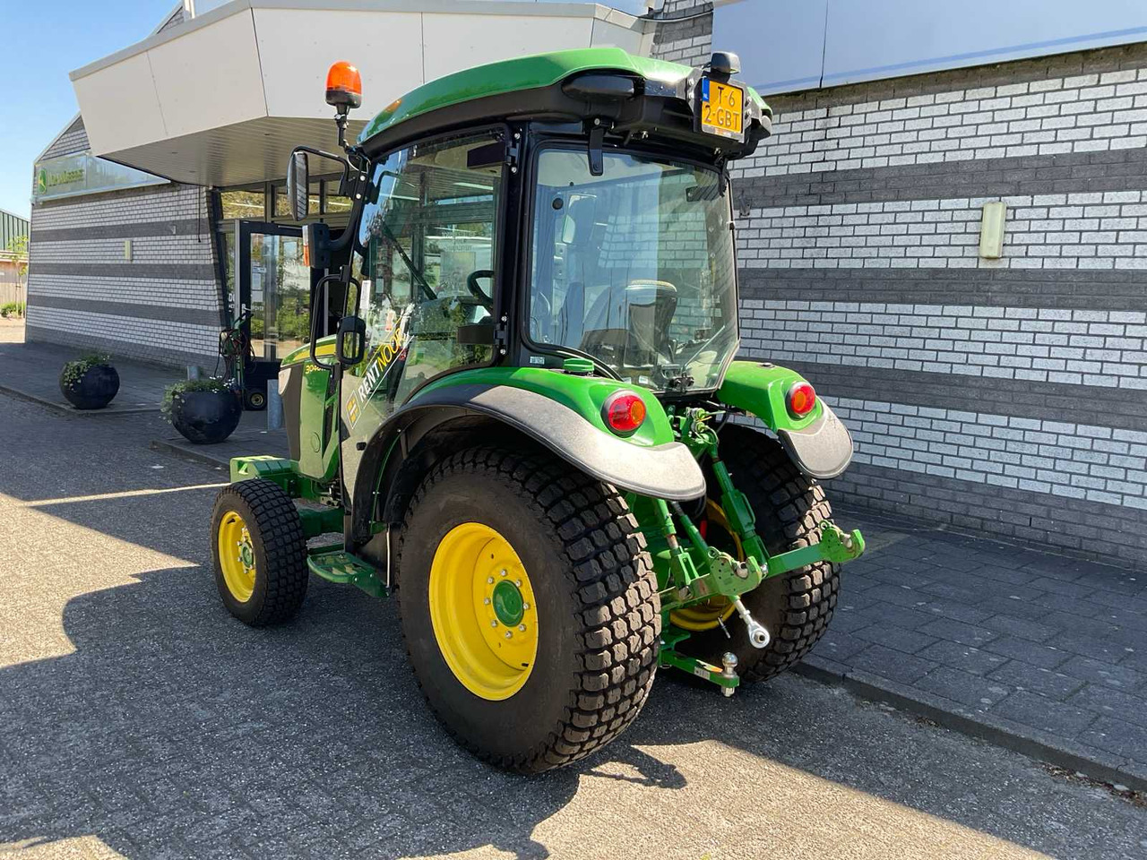 John Deere 3046R - Mini tractor: foto 2 John Deere 3046R - Mini tractor: foto 2