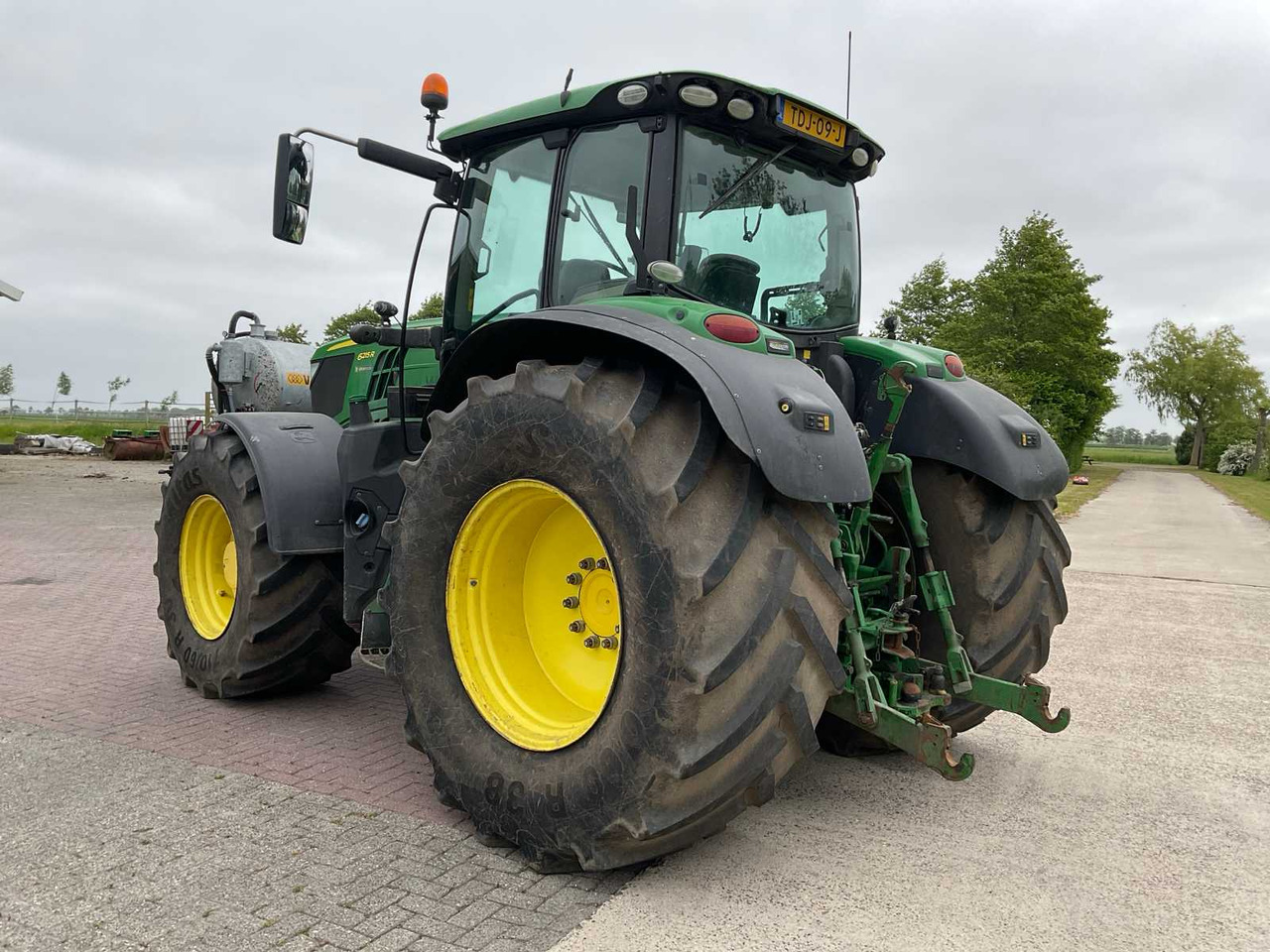 John Deere 6215R - Tractor: foto 2 John Deere 6215R - Tractor: foto 2