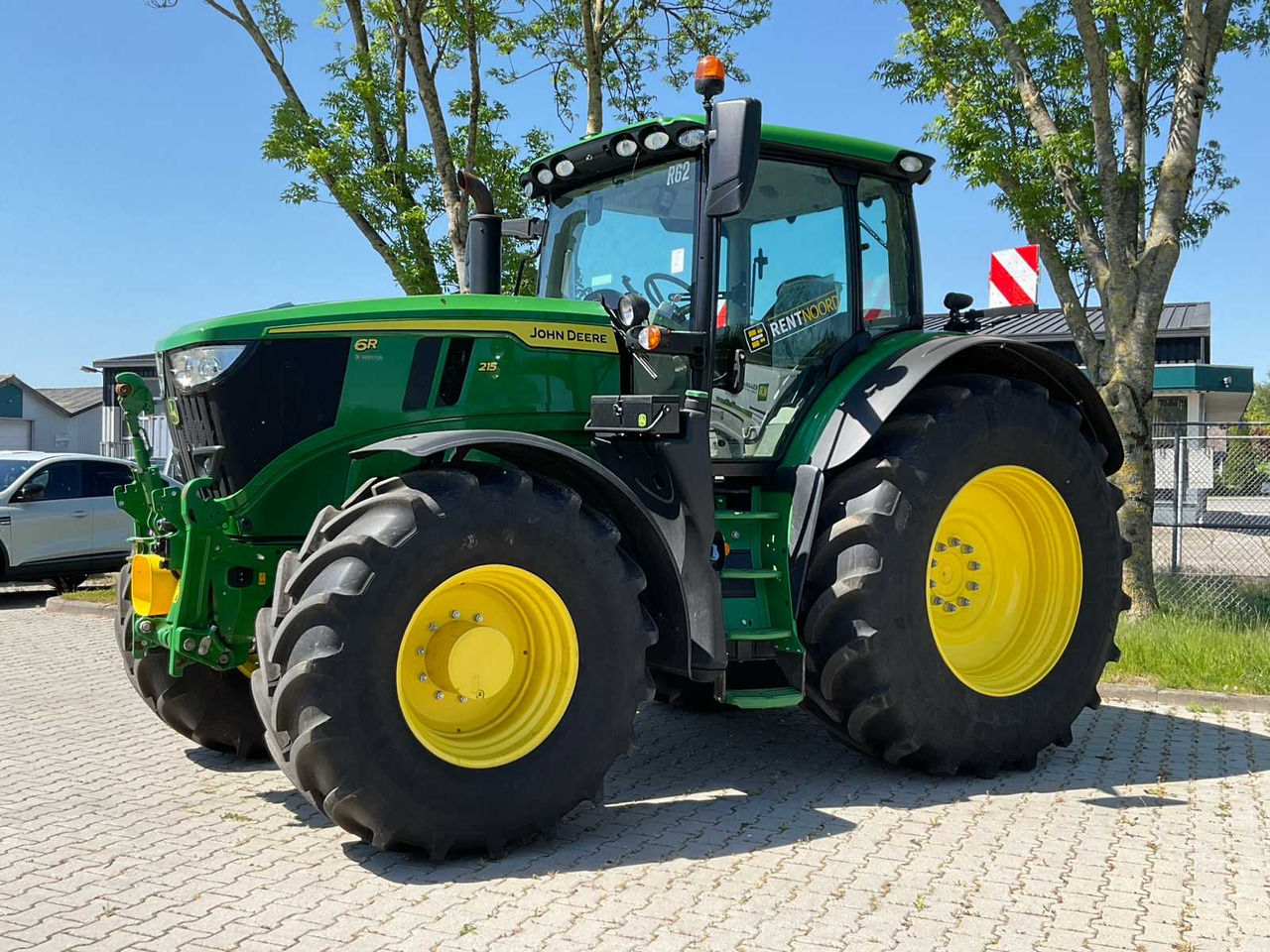 John Deere 6R 215 - Tractor: foto 3 John Deere 6R 215 - Tractor: foto 3