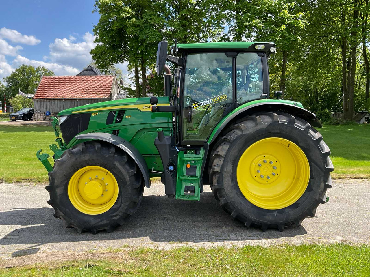 John Deere 6R155 - Tractor: foto 2 John Deere 6R155 - Tractor: foto 2