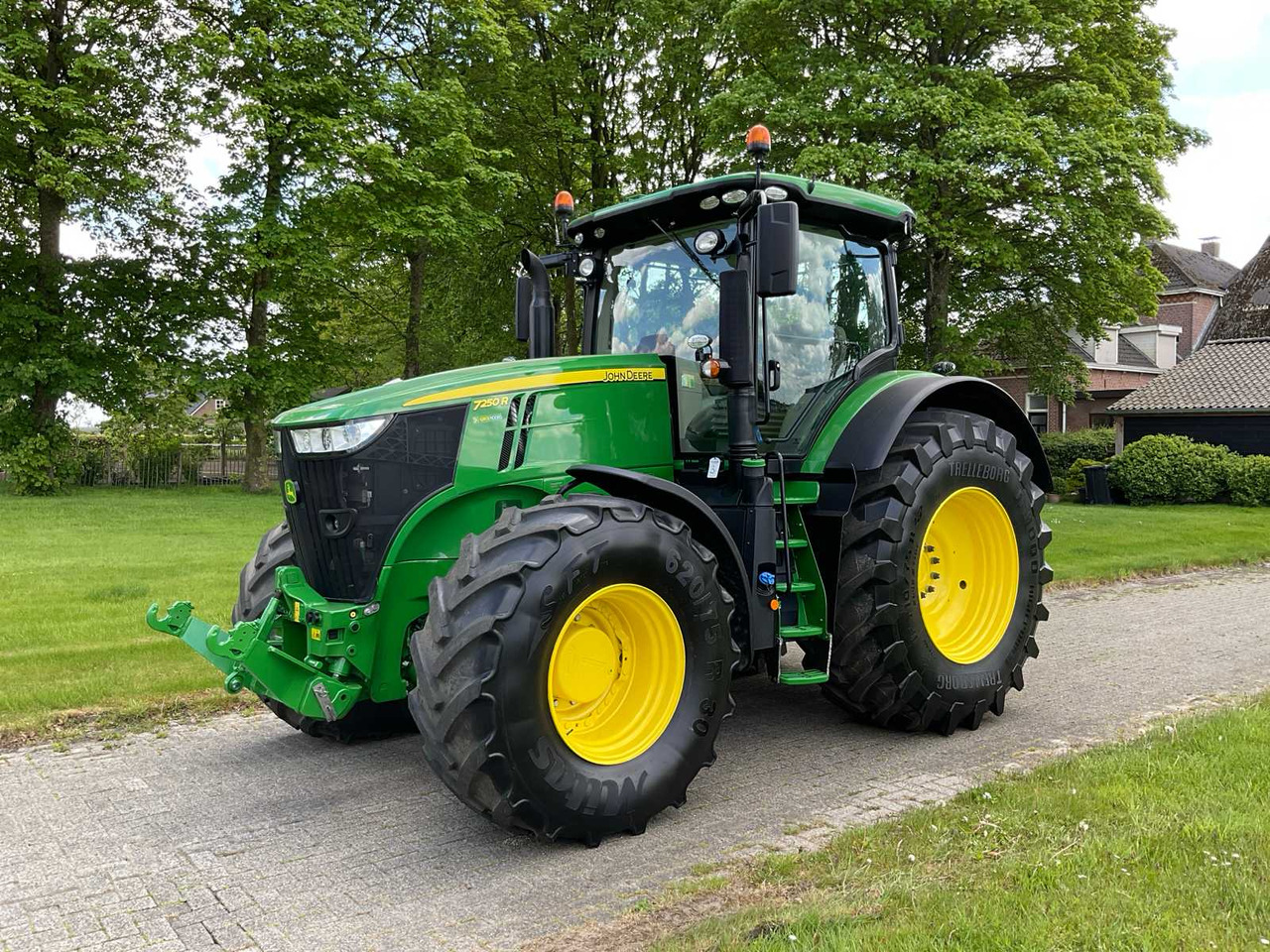 John Deere 7250R - Tractor: foto 1 John Deere 7250R - Tractor: foto 1