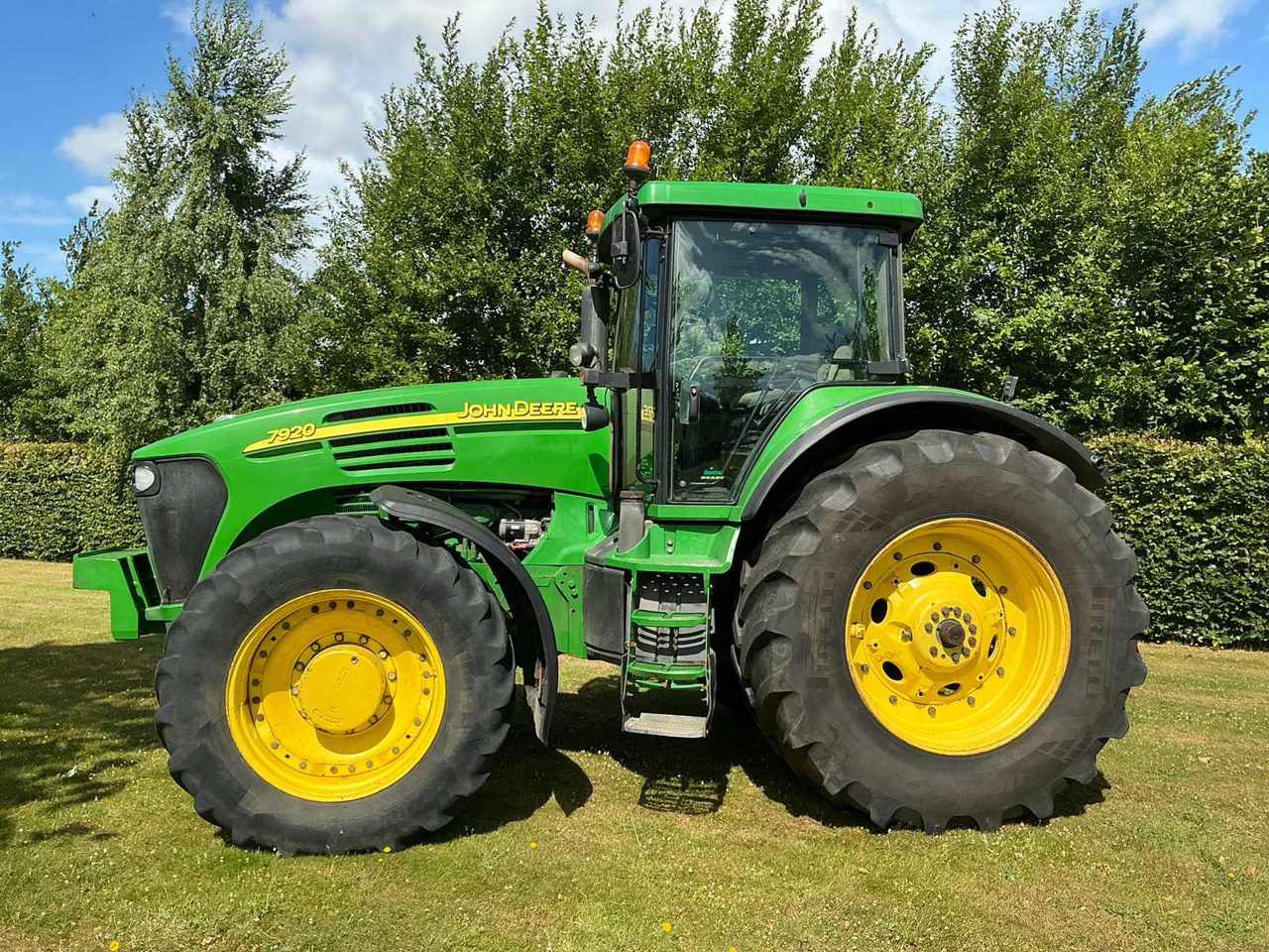 John Deere 7920 - Tractor: foto 2 John Deere 7920 - Tractor: foto 2