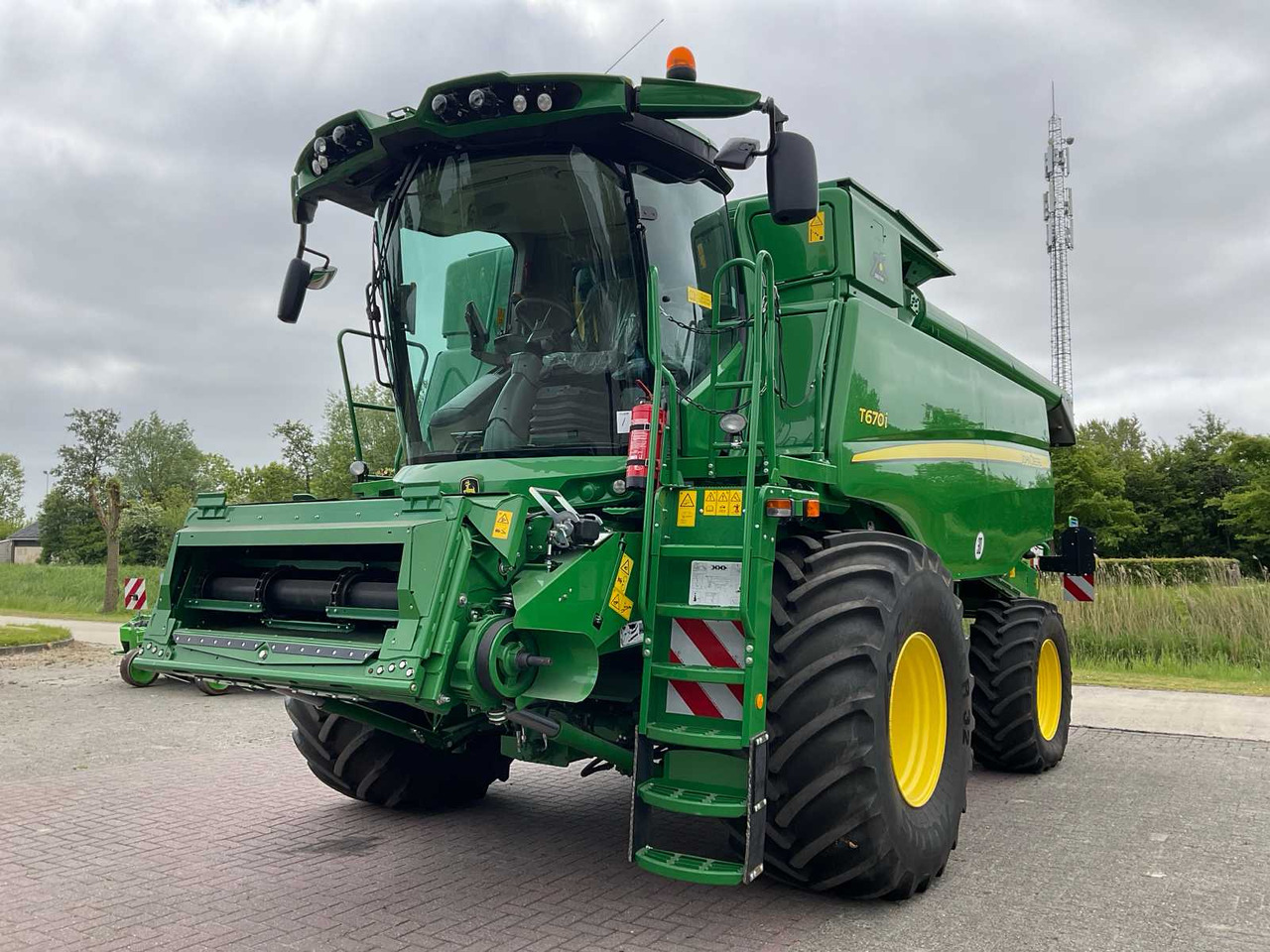 John Deere T670i - Cosechadora de granos: foto 1 John Deere T670i - Cosechadora de granos: foto 1