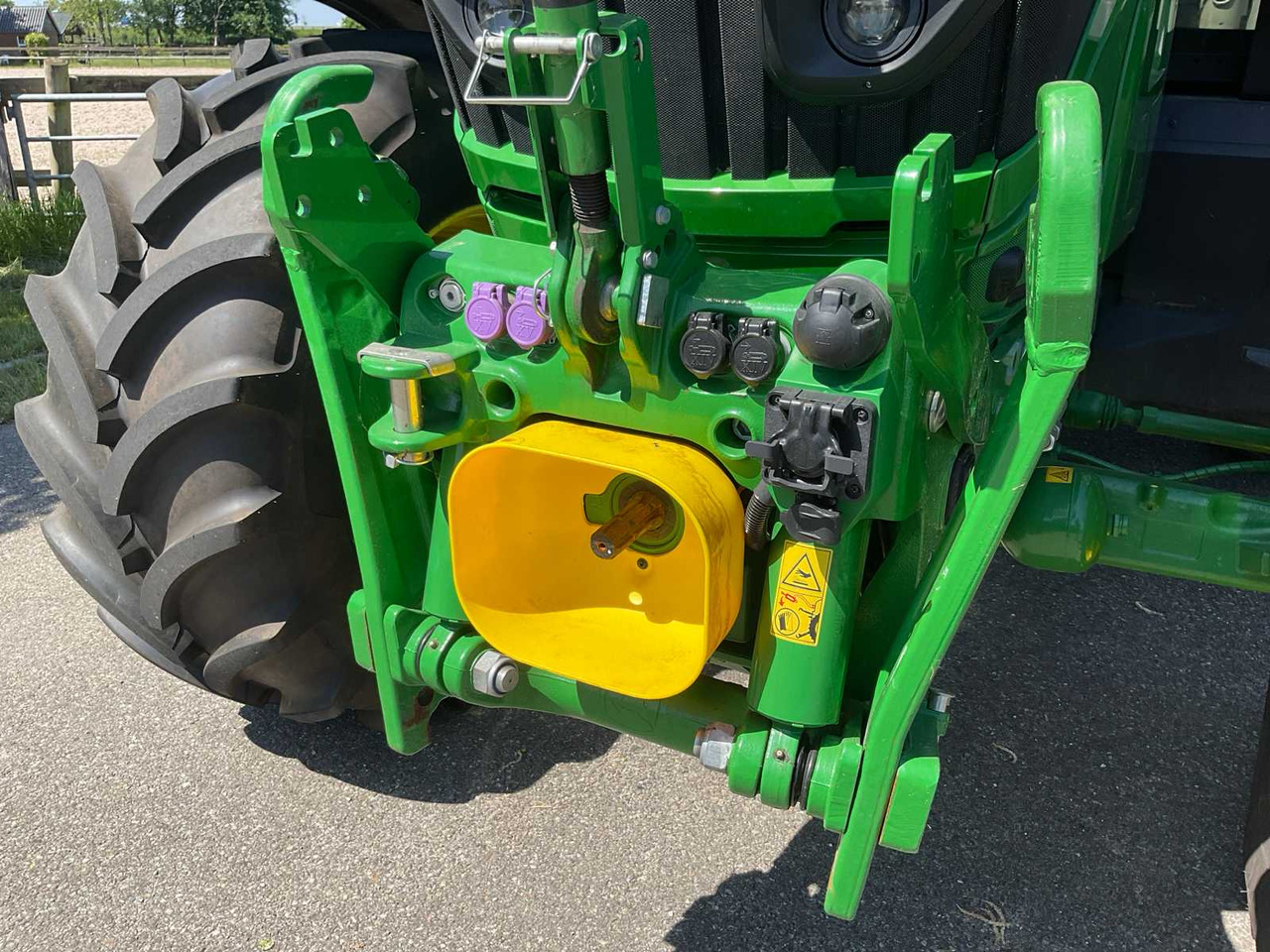 Tractor John deere 6R155: foto 8