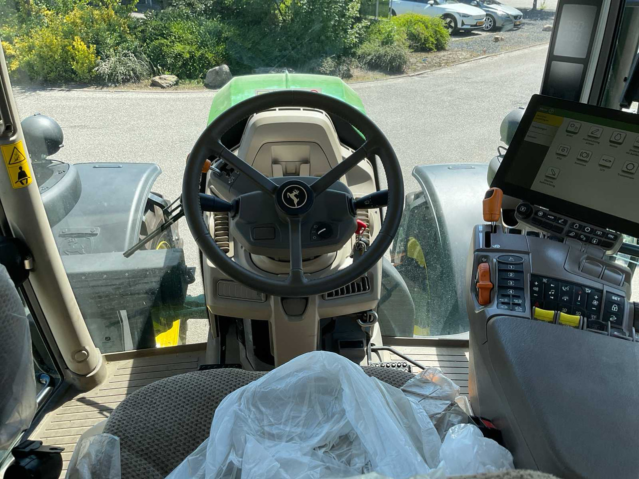 Tractor John deere 6R155: foto 18