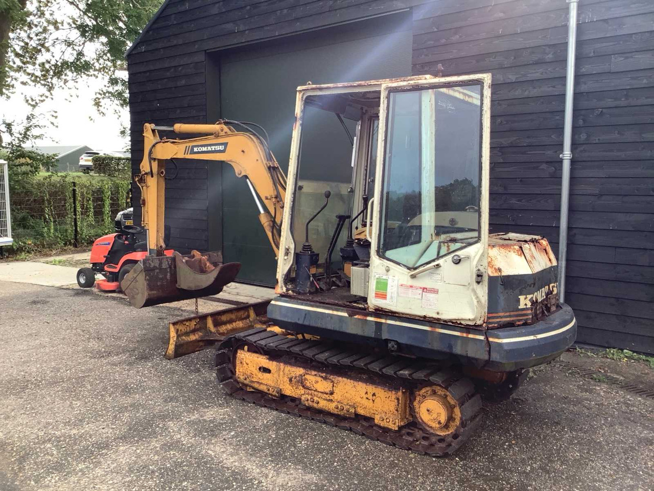 Komatsu pc30 - Miniexcavadora: foto 2 Komatsu pc30 - Miniexcavadora: foto 2