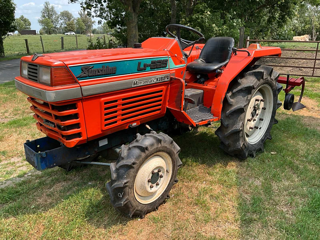 Kubota Sunshine L1-225 - Mini tractor: foto 1 Kubota Sunshine L1-225 - Mini tractor: foto 1