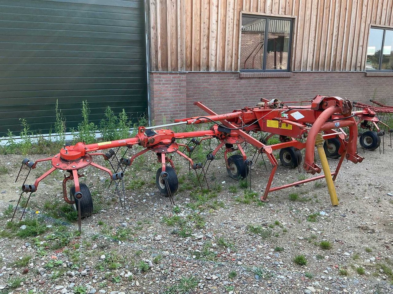 Kuhn GF6301 - Maquinaria de henificación: foto 1 Kuhn GF6301 - Maquinaria de henificación: foto 1