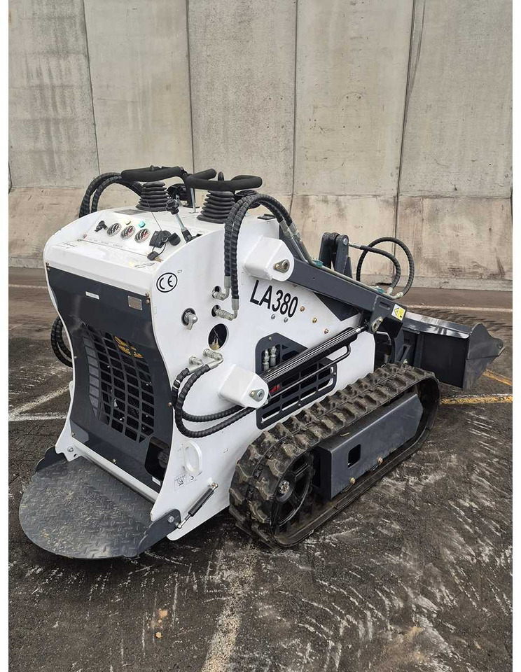 LADYS - 2025 - LA380 - SKID STEER LOADER - Minicargadora de cadenas: foto 2 LADYS - 2025 - LA380 - SKID STEER LOADER - Minicargadora de cadenas: foto 2