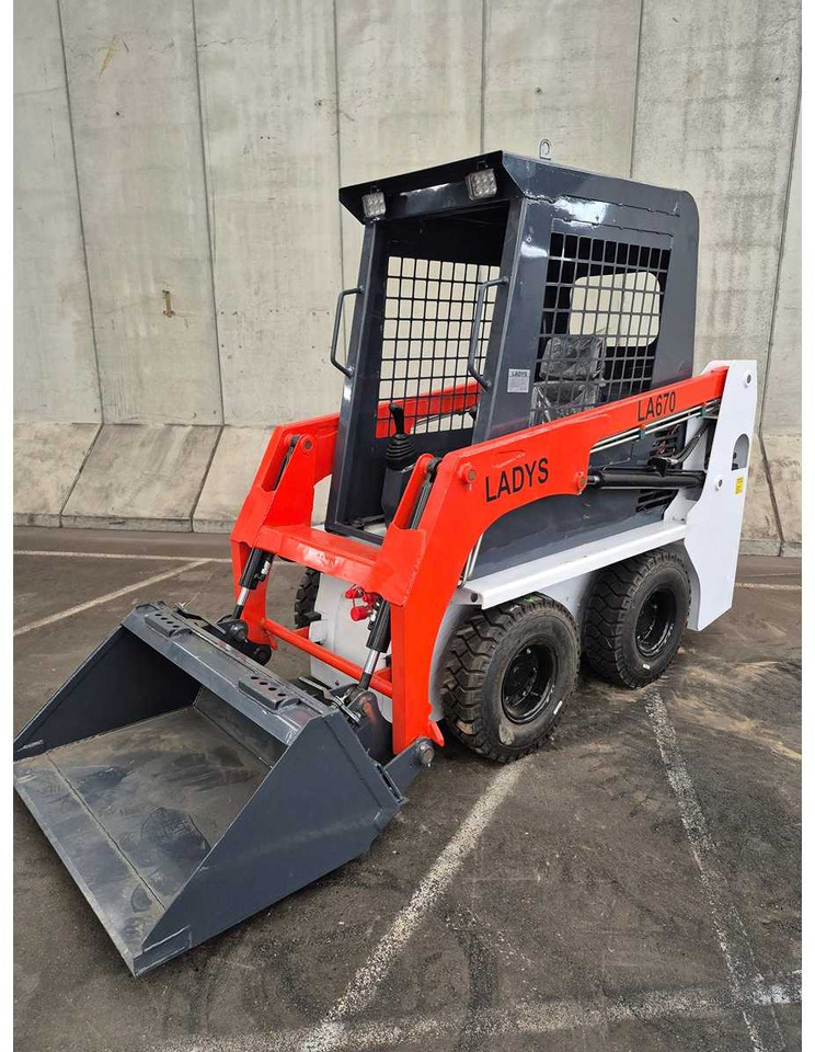 LADYS - 2025 - LA670 - SKID STEER LOADER - Minicargadora de cadenas: foto 3 LADYS - 2025 - LA670 - SKID STEER LOADER - Minicargadora de cadenas: foto 3