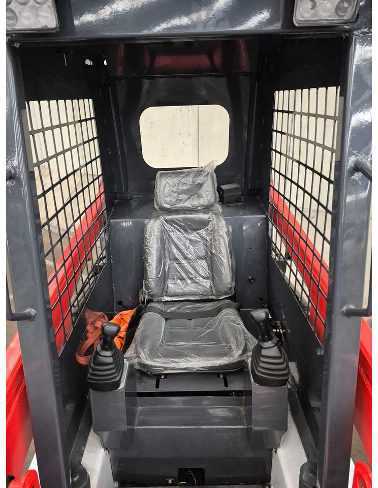 LADYS - 2025 - LA670 - SKID STEER LOADER - Minicargadora de cadenas: foto 2 LADYS - 2025 - LA670 - SKID STEER LOADER - Minicargadora de cadenas: foto 2