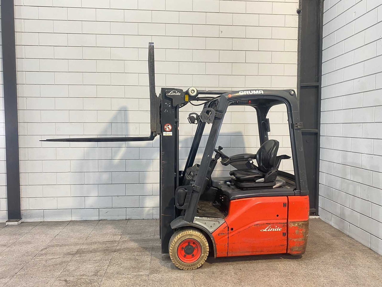 LINDE - E15 - FORKLIFT TRIPLEX - FREE-LIFT - SIDE-SHIFT - Carretilla elevadora: foto 5 LINDE - E15 - FORKLIFT TRIPLEX - FREE-LIFT - SIDE-SHIFT - Carretilla elevadora: foto 5