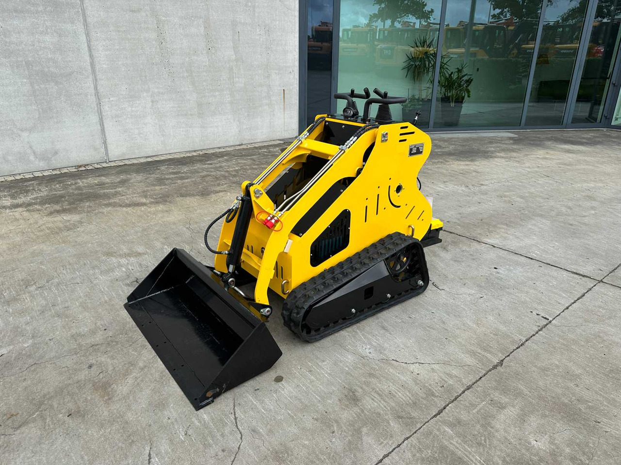 MACHPRO - 2025 - MP-S300 - SKID STEER LOADER - Minicargadora de cadenas: foto 1 MACHPRO - 2025 - MP-S300 - SKID STEER LOADER - Minicargadora de cadenas: foto 1