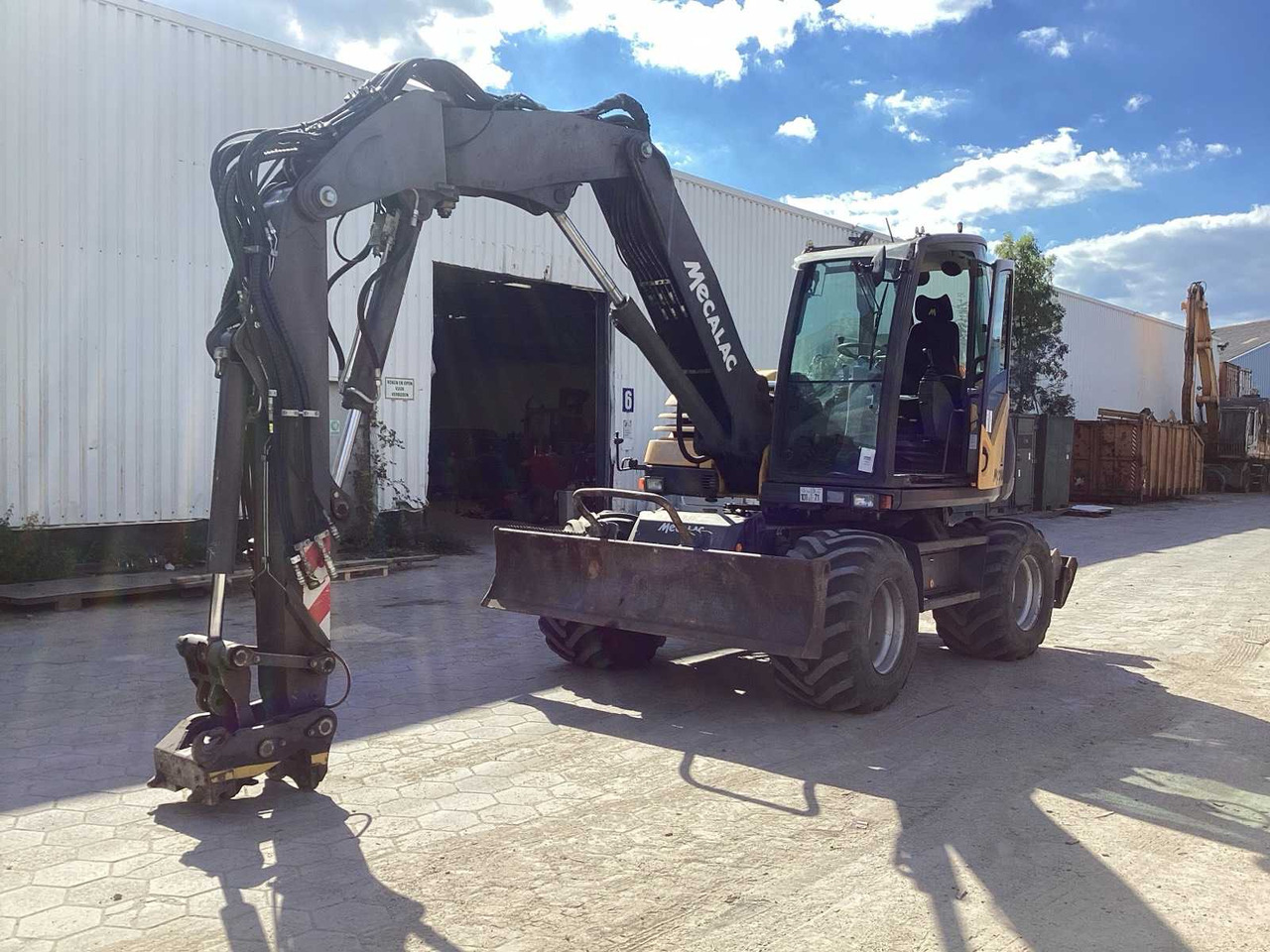 Mecalac 714MW - Autogrúa: foto 1 Mecalac 714MW - Autogrúa: foto 1