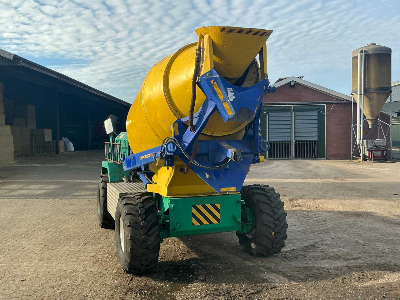 Merlo DBM 3000 - Camión hormigonera: foto 2 Merlo DBM 3000 - Camión hormigonera: foto 2