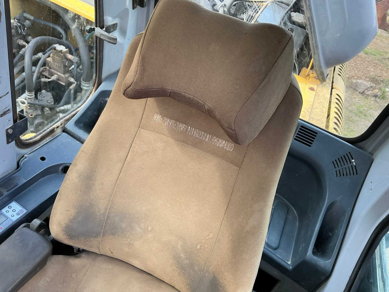 NEW HOLLAND KOBELCO E 215B - Excavadora de cadenas: foto 5 NEW HOLLAND KOBELCO E 215B - Excavadora de cadenas: foto 5