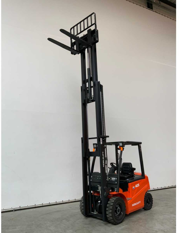 NOBLELIFT - 2024 - Q25-SERIES - 2.5T FORKLIFT ADJUSTABLE FORKS 4.8M - Carretilla elevadora: foto 3 NOBLELIFT - 2024 - Q25-SERIES - 2.5T FORKLIFT ADJUSTABLE FORKS 4.8M - Carretilla elevadora: foto 3