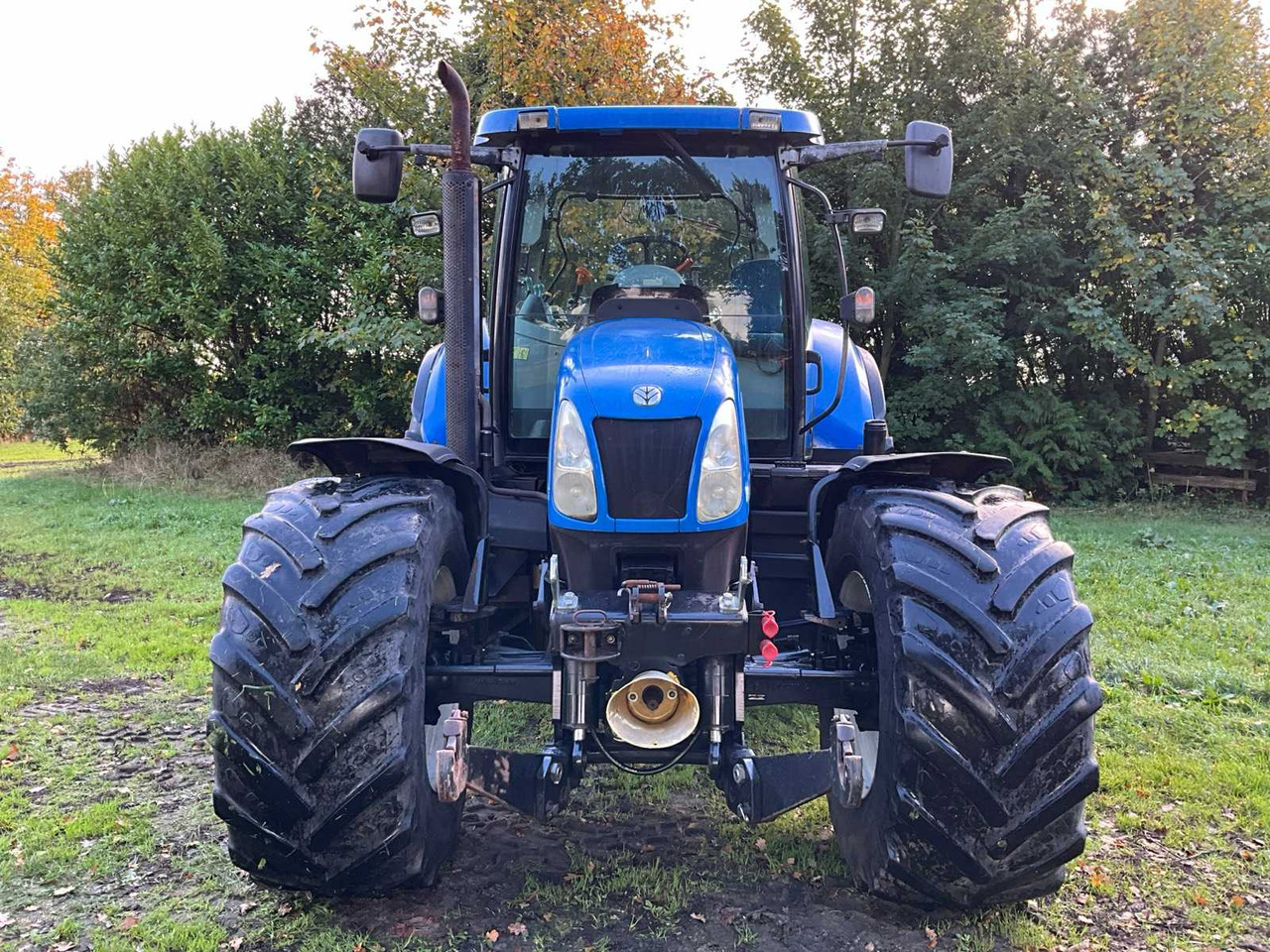 New Holland T6070 - Tractor: foto 3 New Holland T6070 - Tractor: foto 3