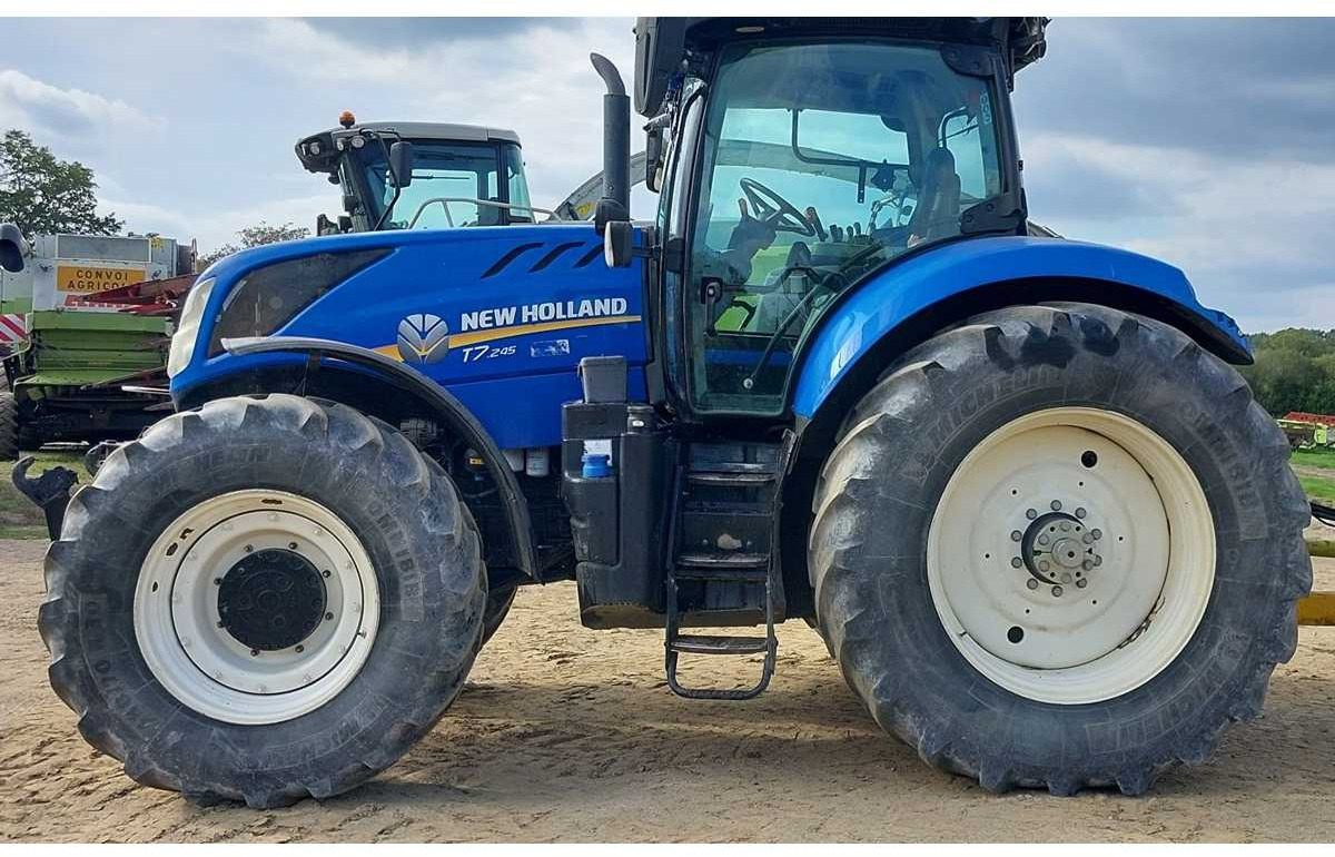 New Holland T7.245 - Tractor: foto 3 New Holland T7.245 - Tractor: foto 3